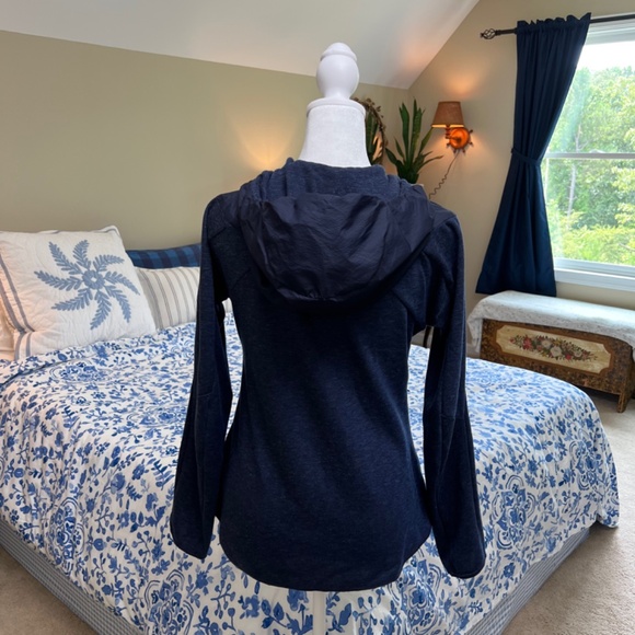 Mammut Navy Light-weight Zip Up Hoodie Jacket Size XS - Picture 8 of 15